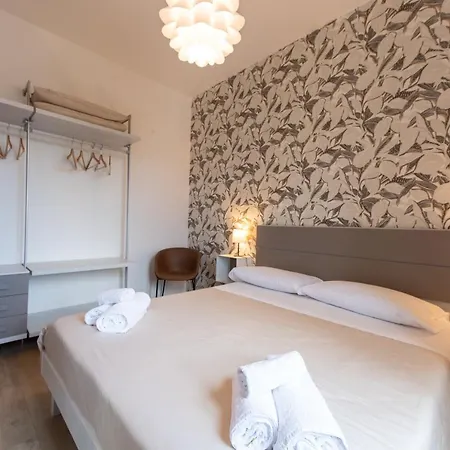 Apartment Porto Turistico E Fronte Mare Borgo Marino Sud *